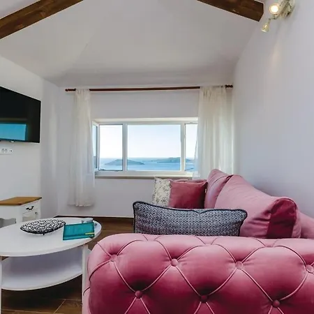 Maestral Villa *